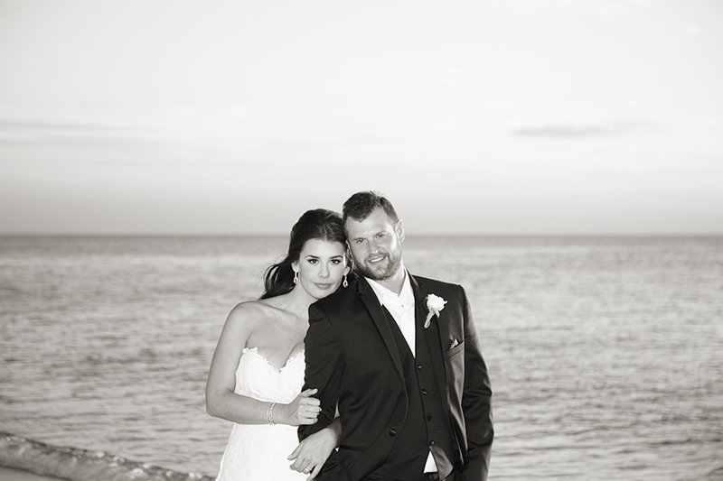 Romance photos with bride and groom